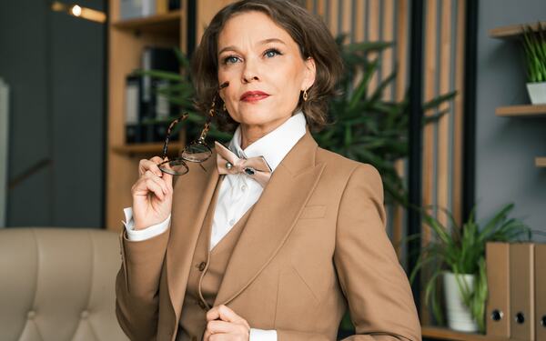 Confident mature woman.